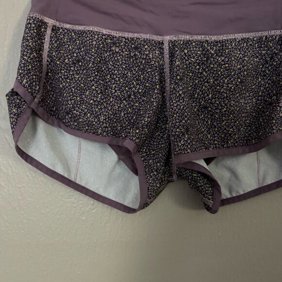 LLULULEMON Speed Run Shorts Dottie Mum Purple Size 4 casual running comfort - Picture 4 of 6